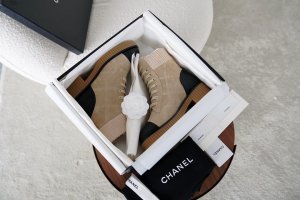 Chanel 杏色麂皮高筒马丁靴 35-40