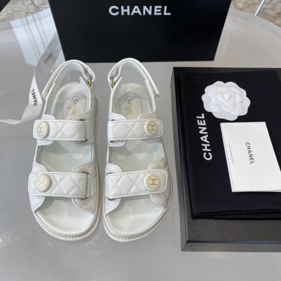 Chanel 经典魔术贴凉鞋2021新色代购级别 材质与工艺： 原版羊皮/特殊工艺软呢布面料 定然哑光质地羊皮内里 开模双C饰扣 意大利产真皮大底 Size：35-40 - Click Image to Close