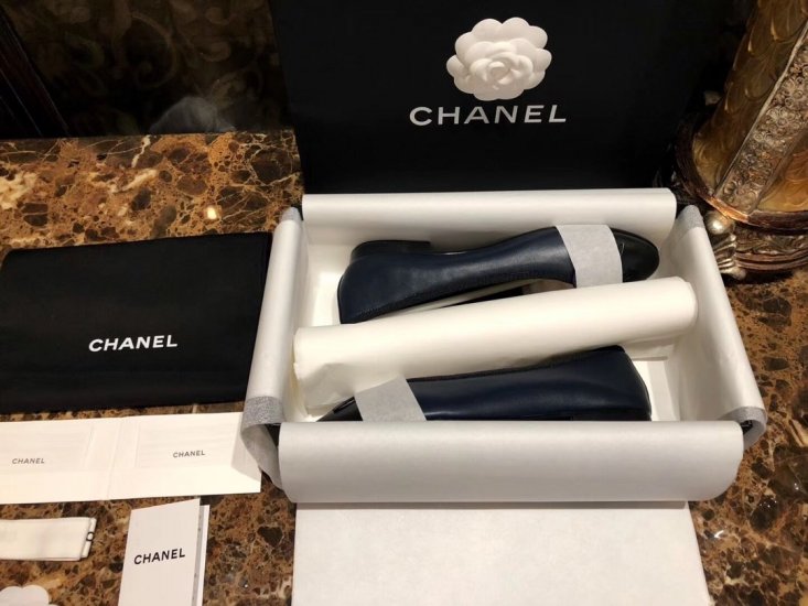 Chanel 通勤OL首选,柔软的小羊皮芭蕾舞鞋,走路不累脚不磨脚,年龄跨度大,不管是十六岁的小萝莉还是六十岁的小奶奶都穿着都别有一番风味 34-51 - Click Image to Close