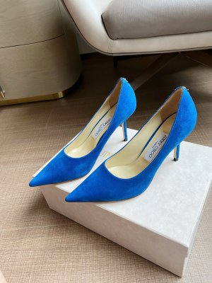 Jimmy Choo JimmyChoo 跟高8.5cm 尖头、浅口、羊京鞋面 鞋面：进口羊鲸 内里：进口全粒面水晶羊皮 大底：真皮大底 跟高： 平底1.0cm 中跟6.5cm 高跟8.5cm SIZE ：35-40