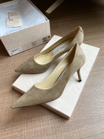 Jimmy Choo JimmyChoo 跟高6.5cm 尖头、浅口、羊京鞋面 鞋面：进口羊鲸 内里：进口全粒面水晶羊皮 大底：真皮大底 跟高： 平底1.0cm 中跟6.5cm 高跟8.5cm SIZE ：35-40 - Click Image to Close