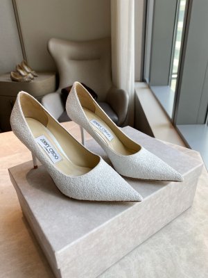 Jimmy Choo 跟高8.5cm 尖头、浅口、鞋面粗细拼接 鞋面：高密度格丽特 内里：进口全粒面水晶羊皮 大底：真皮大底 跟高： 平底1.0cm 中跟6.5cm 高跟8.5cm /尺寸信息./ SIZE ：35-40