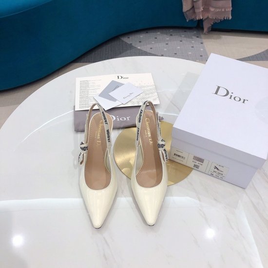 Dior/迪奥 2020白色漆皮9.5cm 面料：原版进口上等胎牛漆皮 内里：原版羊皮 大底：意大利真皮底 跟高：9.5cm Size：34-41 - Click Image to Close