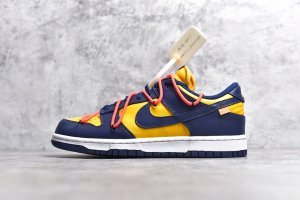 【情侣款】纯原版本--OFF-WHITE x Nike Dunk Low 经典的撞色鞋身设计，搭配贯穿鞋身的登山鞋带点缀，营造出浓郁的户外机能感。Swoosh Logo 尾部点缀 OFF-WHITE 标签，细节设计依旧非常考究 尺码 : 36 36.5 3