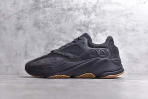 Yeezy boost 700 Utility Black 黑武士 正品渠道购入原鞋开发渠道原鞋开模打造 内嵌德国进口全掌巴斯夫Boost 整鞋各部皮料均为出自原厂供应 精准采购香州进口反绒长毛皮料 采用原厂环保胶水 尺码：36 36.5 37 38 38