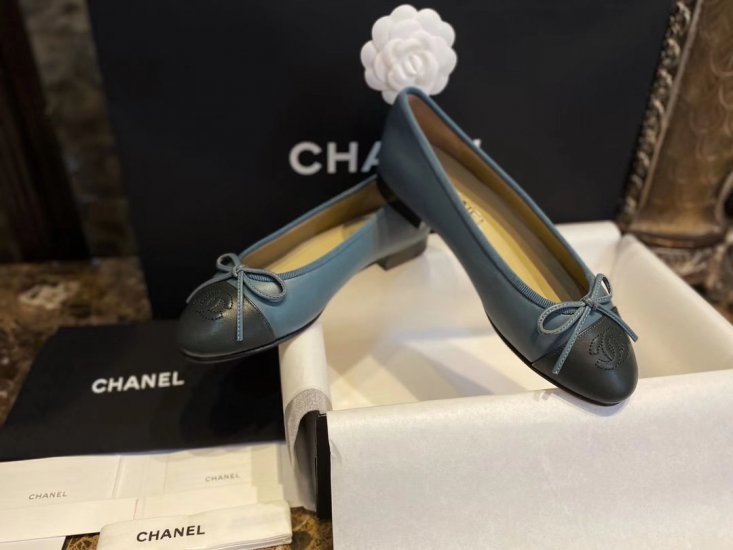 Chanel 雾霾蓝拼森绿羊皮芭蕾舞鞋 34 35 35.5 36 36.5 37 37.5 38 38.5 39 40 41 - Click Image to Close