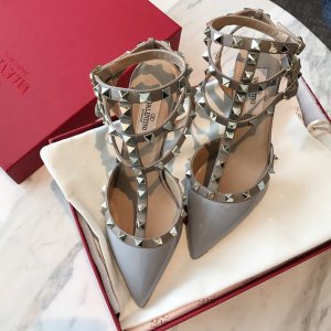 Valentino ROCKSTUD铆钉系列雾霾蓝 意大利进口柔软牛漆皮，定制羊皮内里、垫脚！原版开模不掉色 不氧化电镀方钉 意大利原版真皮大底 Size：35-39 Heel height 1.0cm 6.5cm 10cm