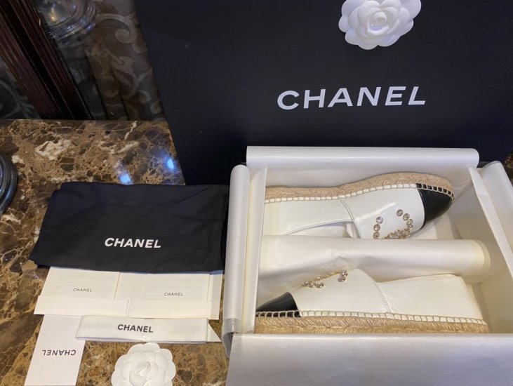 Chanel size 35-41 水钻Logo渔夫鞋 - Click Image to Close