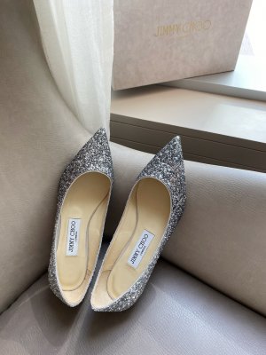 Jimmy Choo 跟高1cm 尖头、浅口、鞋面粗细拼接 鞋面：高密度格丽特 内里：进口全粒面水晶羊皮 大底：真皮大底 跟高： 平底1.0cm 中跟6.5cm 高跟8.5cm /尺寸信息./ SIZE ：35-40