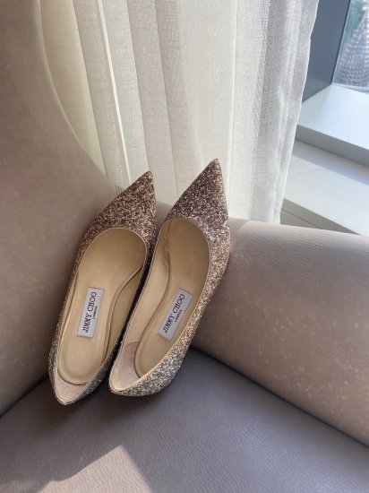 Jimmy Choo 跟高1cm 尖头、浅口、鞋面粗细拼接 鞋面：高密度格丽特 内里：进口全粒面水晶羊皮 大底：真皮大底 跟高： 平底1.0cm 中跟6.5cm 高跟8.5cm /尺寸信息./ SIZE ：35-40 - Click Image to Close