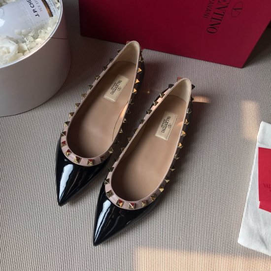 Valentino ROCKSTUD铆钉系列黑色 意大利进口柔软牛漆皮，定制羊皮内里、垫脚！原版开模不掉色 不氧化电镀方钉 意大利原版真皮大底 Size：35-39 Heel height 1.0cm 6.5cm 10cm - Click Image to Close