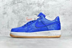 【情侣款】Clot x Nike Air Force 1 蓝丝绸 独家纯原 Clot x Nike Air Force 1 蓝丝绸 工艺级别 蓝丝绸 双层面料 原厂丝绸立新布 市面唯一正确细节 紫光反光大底 防伪线 真正内置sole 工艺复杂 激光电绣内层