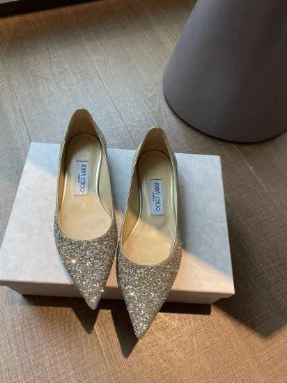 Jimmy Choo 1cm 尖头、浅口、鞋面粗细拼接 鞋面：高密度格丽特 内里：进口全粒面水晶羊皮 大底：真皮大底 跟高： 平底1.0cm 中跟6.5cm 高跟8.5cm /尺寸信息./ SIZE ：35-40 - Click Image to Close