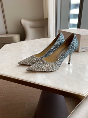 Jimmy Choo 跟高 8.5cm 尖头、浅口、鞋面粗细拼接 鞋面：高密度格丽特 内里：进口全粒面水晶羊皮 大底：真皮大底 跟高： 平底1.0cm 中跟6.5cm 高跟8.5cm /尺寸信息./ SIZE ：35-40