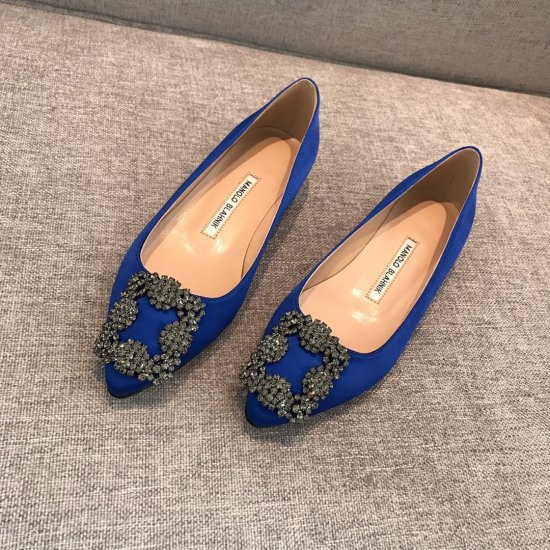 Manolo Blahnik 鞋面：意大利进口原厂真丝 内里：意大利水晶羊皮（有亮度） 鞋底：意大利进口真皮大底 size：35～40 25 colors， 5 heel height，5 种钻扣 heel height：平底、5.5cm、7cm、8.5c - Click Image to Close