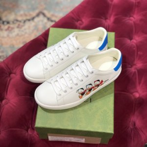 Gucci GG Ace Sneakers 经典小白鞋系列 Disney合作款 原版空胶工艺，原版开模橡胶大底，原版珍珠牛皮内里，光泽度高，软硬度适中，不易褶皱。正品一致荧光防伪线。男女同款 34-44（专柜一致偏大一码，37脚拿36鞋码）