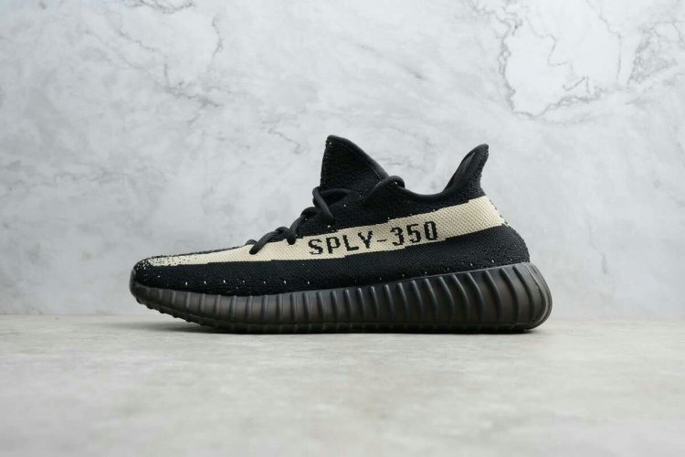 Yeezy 350V2 黑白纯德国进口巴斯夫爆米花，购买阿迪公司正品资料研发，原代工厂生产，进口公司材料产出，与Real相似度99.9%，市面独家发售。 码数 : 36 36.5 37 38 38.5 39 40 40.5 41 42 42.5 43 44 - Click Image to Close