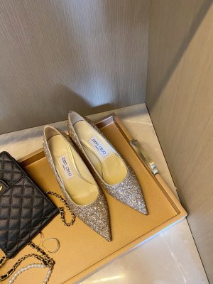 Jimmy Choo 跟高6.5cm 尖头、浅口、鞋面粗细拼接 鞋面：高密度格丽特 内里：进口全粒面水晶羊皮 大底：真皮大底 跟高： 平底1.0cm 中跟6.5cm 高跟8.5cm /尺寸信息./ SIZE ：35-40