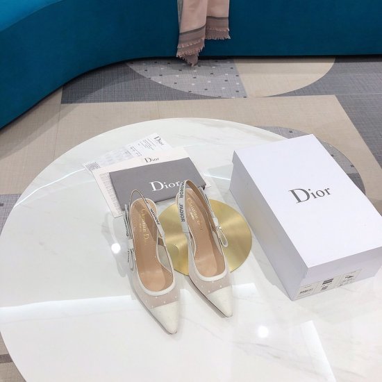 代购品质 Dior/迪奥 2020 9.5cm白色波点莱茵石跟鞋 鞋面：采用白色小花薄洋纱和皮革精制而成 内里：纯绵羊皮 鞋跟：水纹织布包跟 鞋底：意大利A级牛皮底 Size：34-41 跟高：9.5cm - Click Image to Close