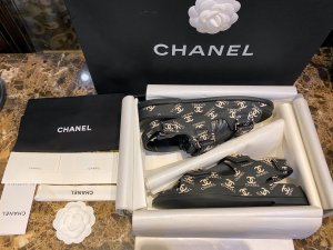 Chanel 印花黑Logo凉鞋 35-40