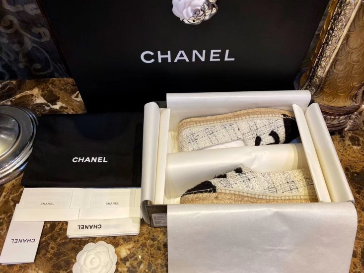 Chanel 经典不断货,持续出货中,白色编织面料最近很受欢迎 35-41 - Click Image to Close