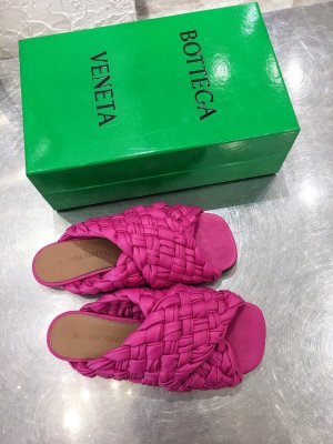 Bottega Veneta 纯手工双重编织工艺 双面都做到了精致平整 定染小羊皮 真皮大底 码数：35-41