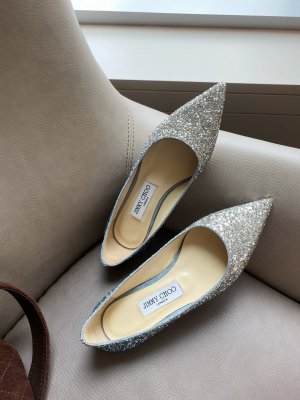 Jimmy Choo 跟高1cm 尖头、浅口、鞋面粗细拼接 鞋面：高密度格丽特 内里：进口全粒面水晶羊皮 大底：真皮大底 跟高： 平底1.0cm 中跟6.5cm 高跟8.5cm /尺寸信息./ SIZE ：35-40