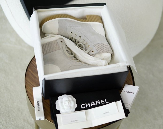 Chanel 灰蓝色麂皮高帮马丁靴 35-40 - Click Image to Close