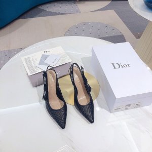 代购级别 Dior/迪奥 2020春款编织羔羊水钻跟鞋 鞋面：采用台湾真空压流技术 内里：纯绵羊皮里 不打皱 侧面：弹力松紧带 大底：意大利A级牛皮底 颜色：银/黑 跟高：平底/6.5cm/9.5cm Size：34-41