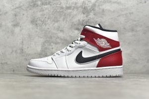 【情侣款】 市面唯一纯原级别 Air Jordan 1 MiD 芝加哥 白红 尺码 36 36.5 37.5 38 38.5 39 40 40.5 41 42 42.5 43 44 44.5 45 46