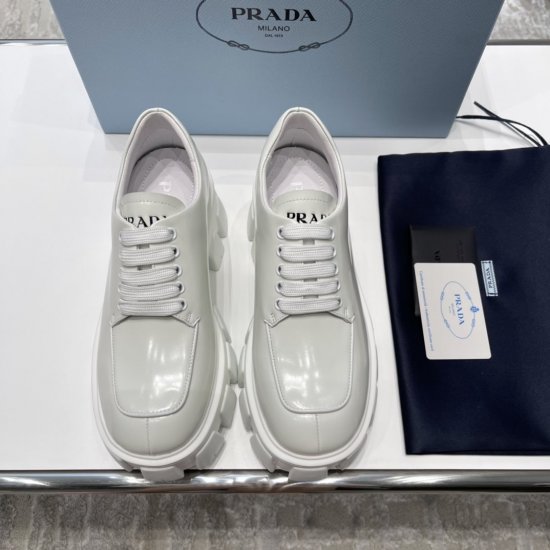 Prada 爆款系带厚底德比鞋 材质与工艺： 原版进口牛皮/漆皮面料 进口羊皮内里 5.5cm胎面花纹橡胶大底 Size：35-40 - Click Image to Close