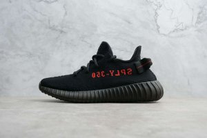 Yeezy 350V2 黑红字纯德国进口巴斯夫爆米花，原代工厂生产，进口公司材料产出，与Real相似度99.9%，市面独家发售。 码数 : 36 36.5 37 38 38.5 39 40 40.5 41 42 42.5 43 44 44.5 45 46