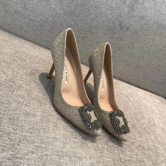 金丝系列 MANOLO BLAHNIK 纯手工打造金丝系列 专柜最新压小方格 全部进口材料定制 25 colors， 5 heel height，5 种钻扣 鞋面：意大利进口原厂真丝 内里：意大利水晶羊皮（有亮度） 鞋底：意大利进口真皮大底 size：35 - Click Image to Close