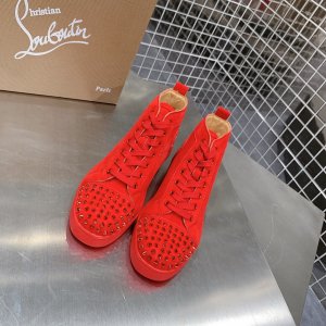 Christian Louboutin CL铆钉高帮鞋！男女同款，严格精选细选材料 具有良好的耐穿性及透气性 铆钉的修饰让简单变得不简单 超好看！ 码数：女35-40/男38-46