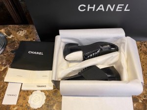 Chanel size 35-41 最美西装鞋 黑皱皮