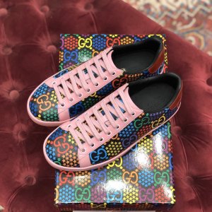 Gucci GG Ace Sneakers 经典小白鞋系列 跳跳糖系列 原版空胶工艺，原版开模橡胶大底，原版珍珠牛皮内里，光泽度高，软硬度适中，不易褶皱。此配色为女款 女34-39 （专柜一致偏大一码，37脚拿36鞋码）