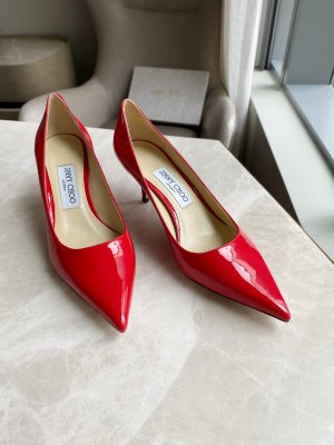 Jimmy Choo JimmyChoo 跟高6.5cm 尖头、浅口、漆皮鞋面 鞋面：进口漆皮 内里：进口全粒面水晶羊皮 大底：真皮大底 跟高： 平底1.0cm 中跟6.5cm 高跟8.5cm SIZE ：35-40