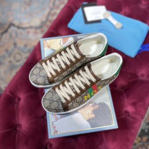 Gucci GG Ace Sneakers 经典小白鞋系列 老花FAKE/NOT款 原版空胶工艺，原版开模橡胶大底，原版珍珠牛皮内里，光泽度高，软硬度适中，不易褶皱。正品一致荧光防伪线。男女同款 34-44（专柜一致偏大一码，37脚拿36鞋码）