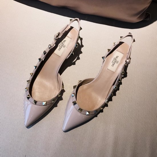 Valentino Garavani Rockstud 5.0进口牛漆皮尖头后空拖 - 真空电镀铆钉 - 进口牛漆皮/水染羊皮内里 - 意大利真皮大底 - 跟高 5cm - 尺码 35-39 - 黑色/裸色/奶白/雾霾蓝 - Click Image to Close