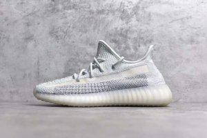 Yeezy 350V2 Cloud white 新冰蓝/泛蓝限定 满天星反光版本 万邦原厂鞋面 原厂鞋带 原厂巴斯夫大底 市面独家原厂前支撑双向弹力材料 正确后跟外翻弧度 尺码 36 36.5 37 38 38.5 39 40 40.5 41 42 42.