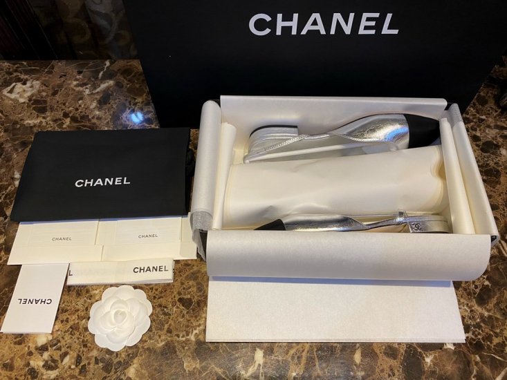 Chanel Size 34-41 银色羊皮拼色slingback后系带平底 - Click Image to Close