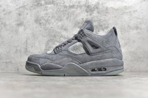 【男码】纯原 全新批次 目前无氧化 Air Jordan 4 X Kaws 灰麂皮 纯原市场最高工艺 夜光大底调试 涂鸦、色卡与原版基本零差距 原厂麂皮定制 高密度原厂电绣鞋面涂鸦 原盒原配 独家配原鞋拆解开发 原楦原纸板开发 全市场最纯正四代版型 Siz