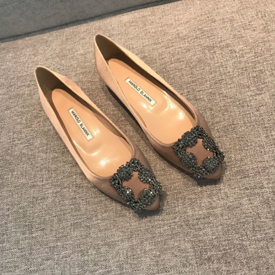 Manolo Blahnik 鞋面：意大利进口原厂真丝 内里：意大利进口水晶羊皮 鞋底：意大利进口真皮大底 size：35～40 Heel height ：flat、5.5cm、7cm、8.5cm、10cm - Click Image to Close