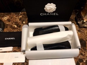 Chanel 水洗胎牛皮超细球纹 34-41