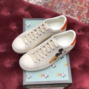 Gucci GG Ace Sneakers 经典小白鞋系列 PVC米奇印花，原版空胶工艺，原版开模橡胶大底，原版珍珠牛皮内里，光泽度高，软硬度适中，不易褶皱。正品一致荧光防伪线。男女同款 34-44（偏大一码）