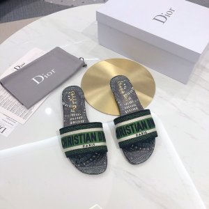 代购级别 Christian Dior/迪奥刺绣DWAY棉质凉拖系列 鞋面：3D全刺绣棉质 内里：印花系羊皮 跟底：意大利牛皮跟底 跟高：1cm / 5cm Size：35-40