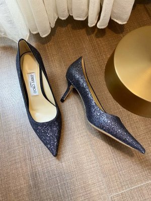 Jimmy Choo 跟高6.5cm 尖头、浅口、鞋面粗细拼接 鞋面：高密度格丽特 内里：进口全粒面水晶羊皮 大底：真皮大底 跟高： 平底1.0cm 中跟6.5cm 高跟8.5cm /尺寸信息./ SIZE ：35-40