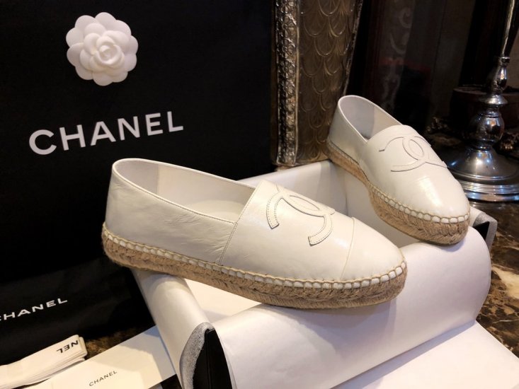 Chanel 黑白配.皱白小牛皮 35-41 - Click Image to Close