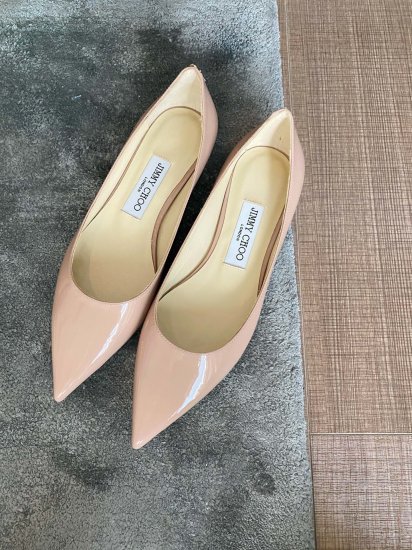 Jimmy Choo JimmyChoo 跟高1cm 尖头、浅口、漆皮鞋面 鞋面：进口漆皮 内里：进口全粒面水晶羊皮 大底：真皮大底 跟高： 平底1.0cm 中跟6.5cm 高跟8.5cm SIZE ：35-40 - Click Image to Close