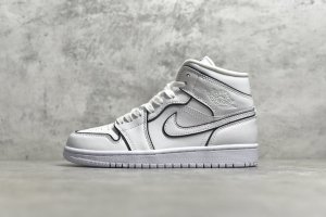 【女码】 市面唯一纯原级别 Air Jordan 1 MiD 二次元 尺码 36 36.5 37.5 38 38.5 39